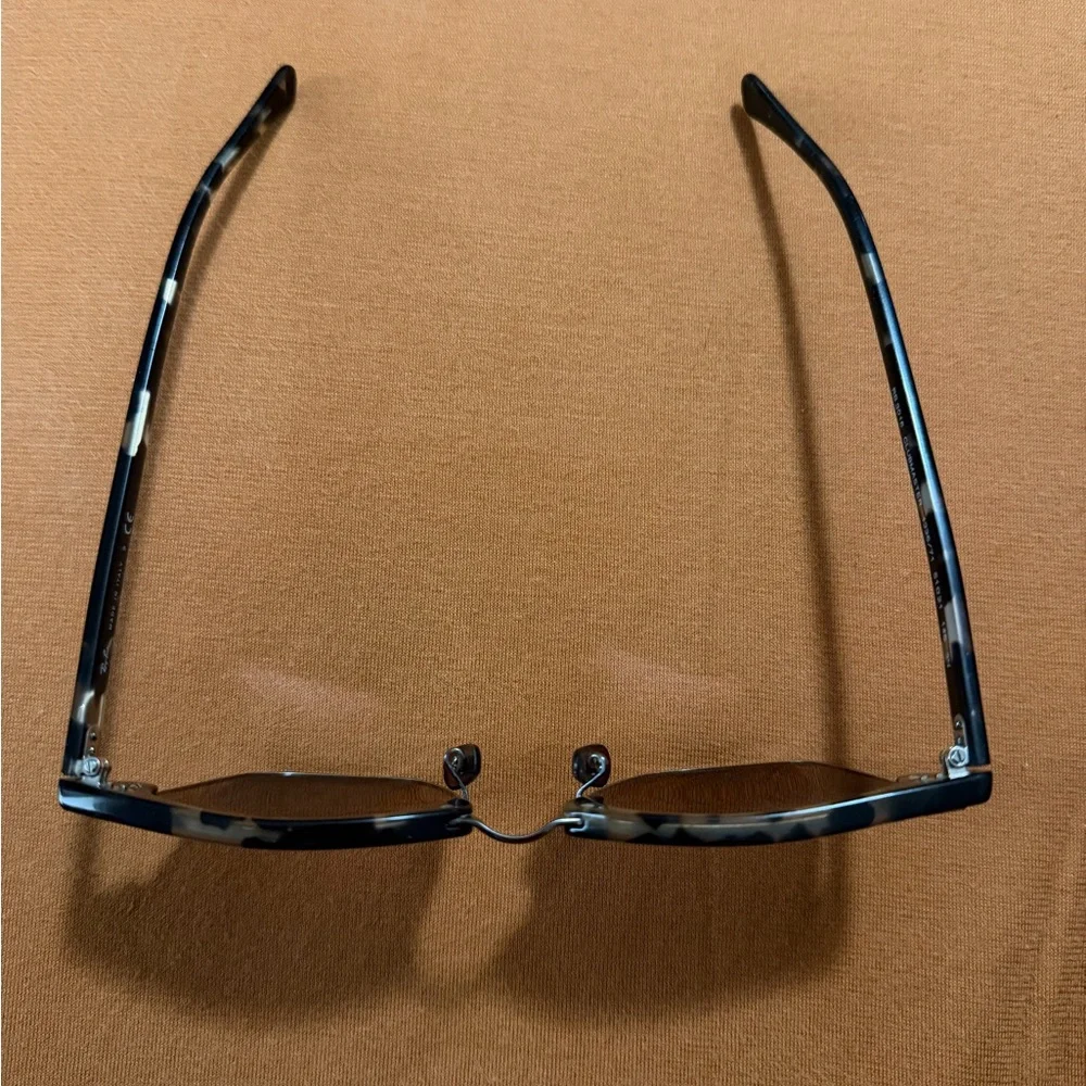 Ray-Ban Classic Tortoise Sunglasses - Picture 11 of 11